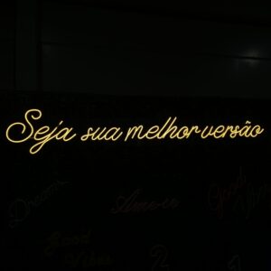 Painel Neonled Seja sua melhor versão 195cm x 30 cm