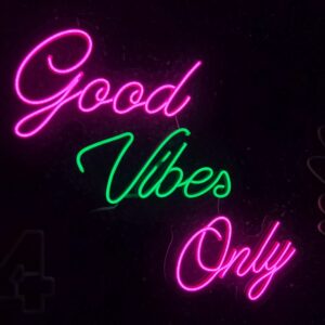 Painel Neonled Good Vibes Only  0,26 m/largura 1,20 m